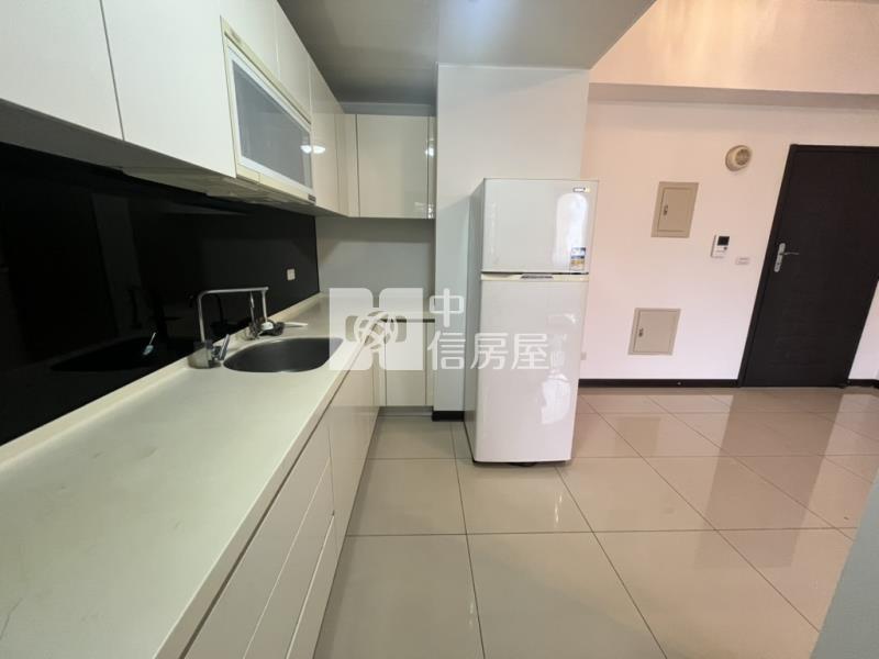 青埔A18美中庭大兩房車房屋室內格局與周邊環境