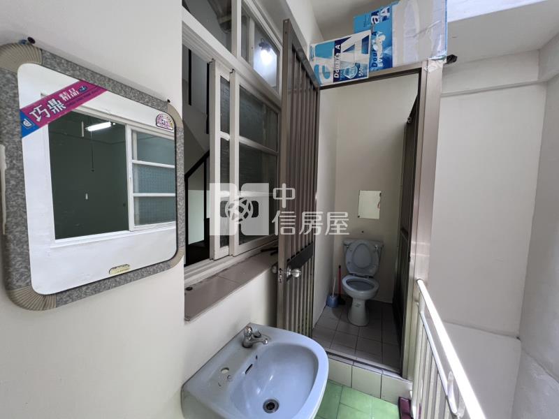 育英美透天房屋室內格局與周邊環境