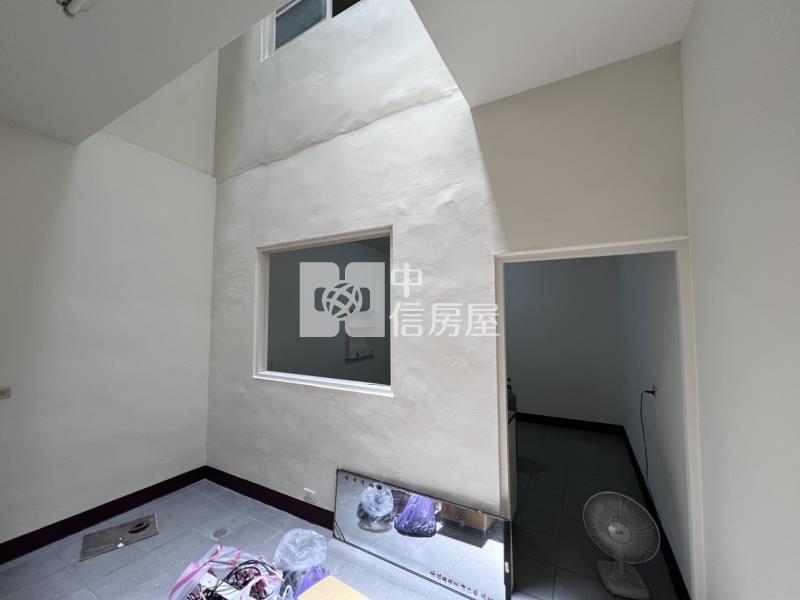 育英美透天房屋室內格局與周邊環境