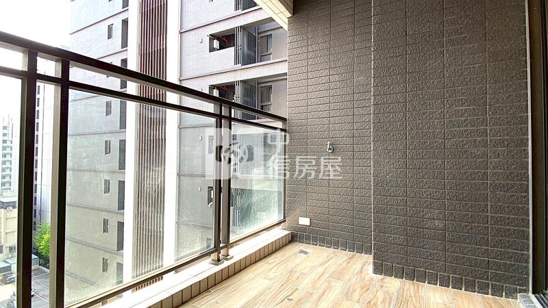 水沐青華優質四改三房雙平車房屋室內格局與周邊環境