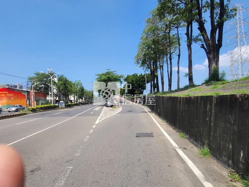 中華北路超值金店面房屋室內格局與周邊環境