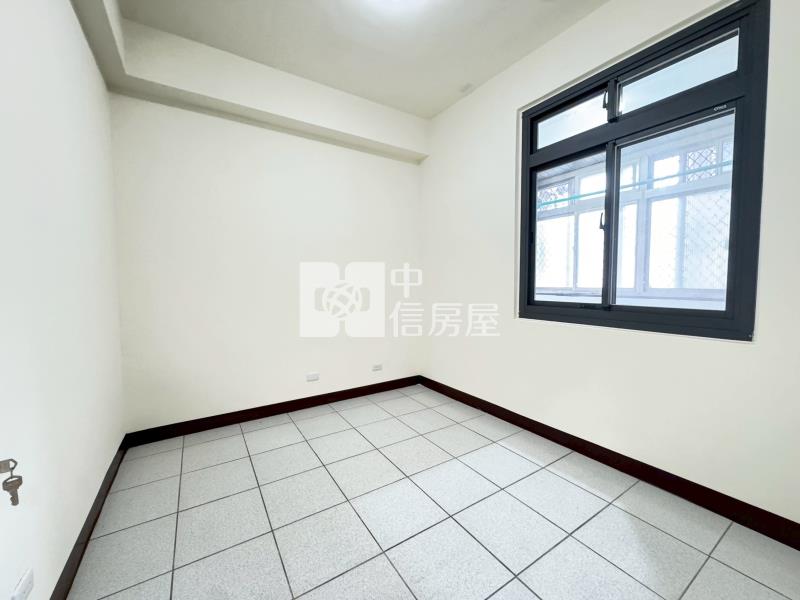 【奔馳】大竹國小旁美三房房屋室內格局與周邊環境