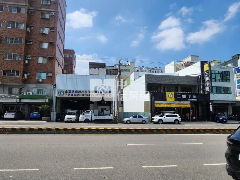 中華北路45坪超值建地房屋室內格局與周邊環境