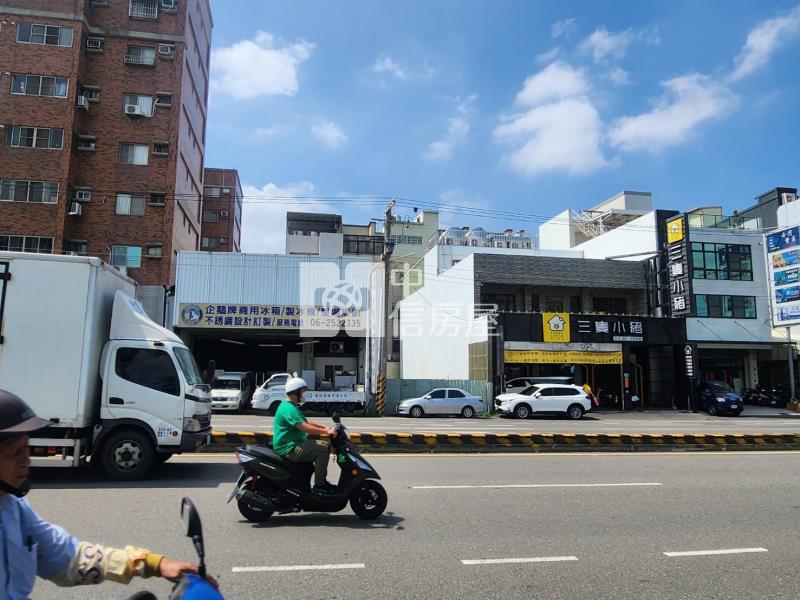 中華北路45坪超值建地房屋室內格局與周邊環境