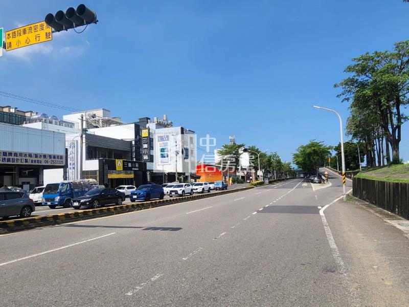 中華北路45坪超值建地房屋室內格局與周邊環境