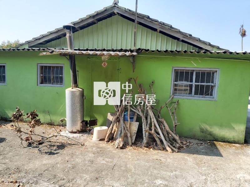 六甲區大丘園段有水電地上權果園地C房屋室內格局與周邊環境
