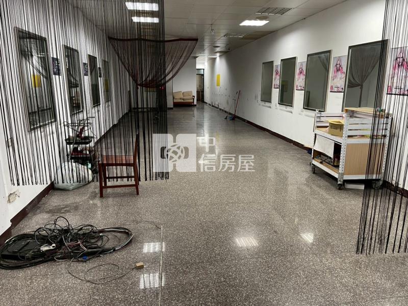 近火車站大地坪電梯透店房屋室內格局與周邊環境