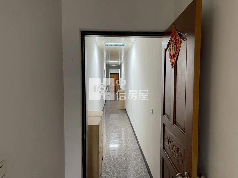 近火車站大地坪電梯透店房屋室內格局與周邊環境