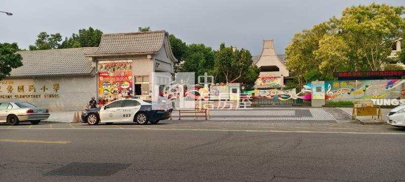臺中東勢市心買地送合法屋房屋室內格局與周邊環境