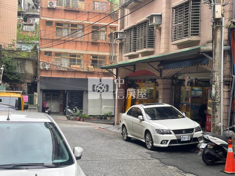 ●三坑火車站旁正1樓停車倉庫房屋室內格局與周邊環境