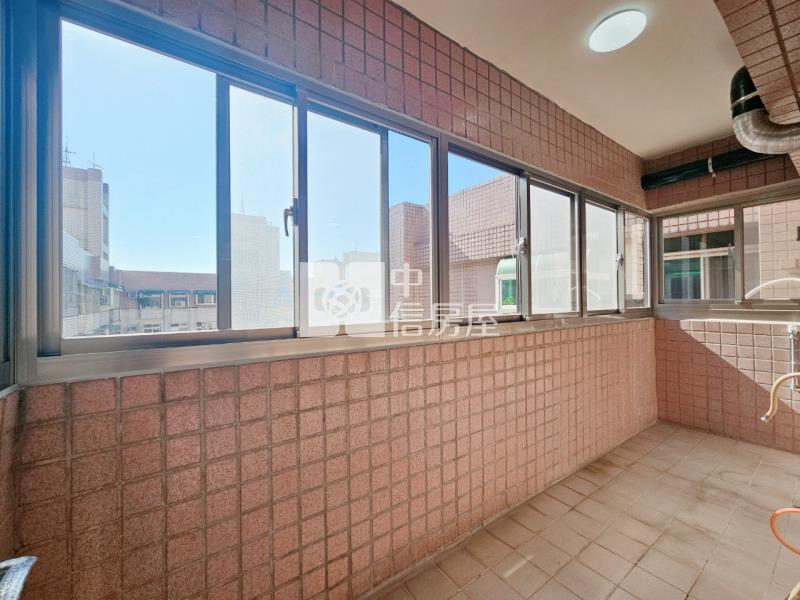 龍之鄉美妝三房車B090房屋室內格局與周邊環境