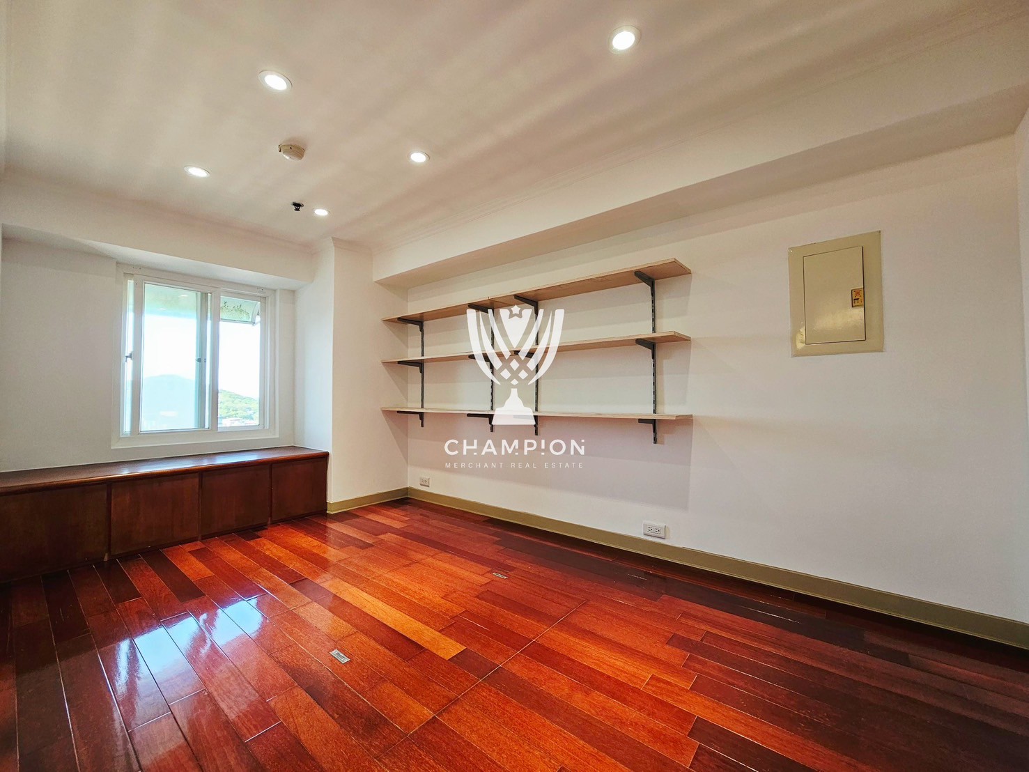 【冠軍】水美海景二房車位房屋室內格局與周邊環境