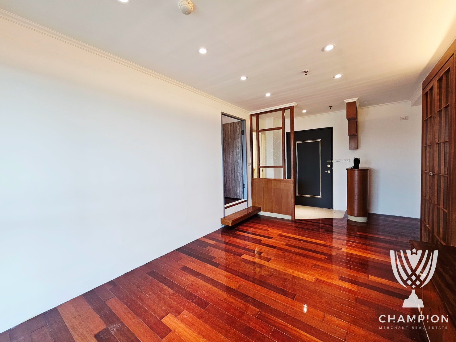 【冠軍】水美海景二房車位房屋室內格局與周邊環境