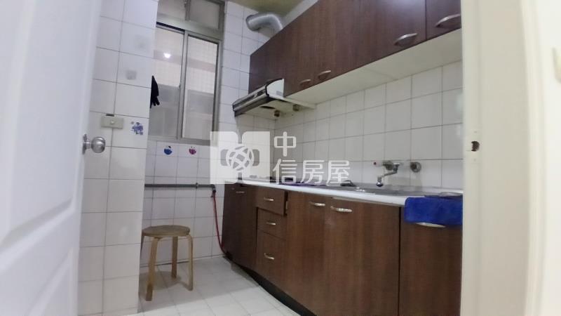 武陵高中工業宅附平面車位房屋室內格局與周邊環境