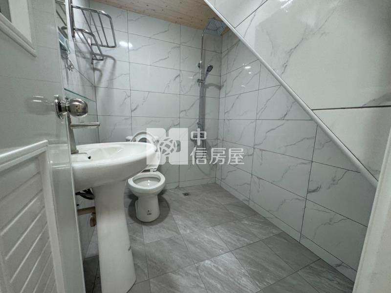中國醫2+1房二樓公寓房屋室內格局與周邊環境