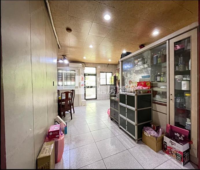 桃園藝文特區超大金店面房屋室內格局與周邊環境