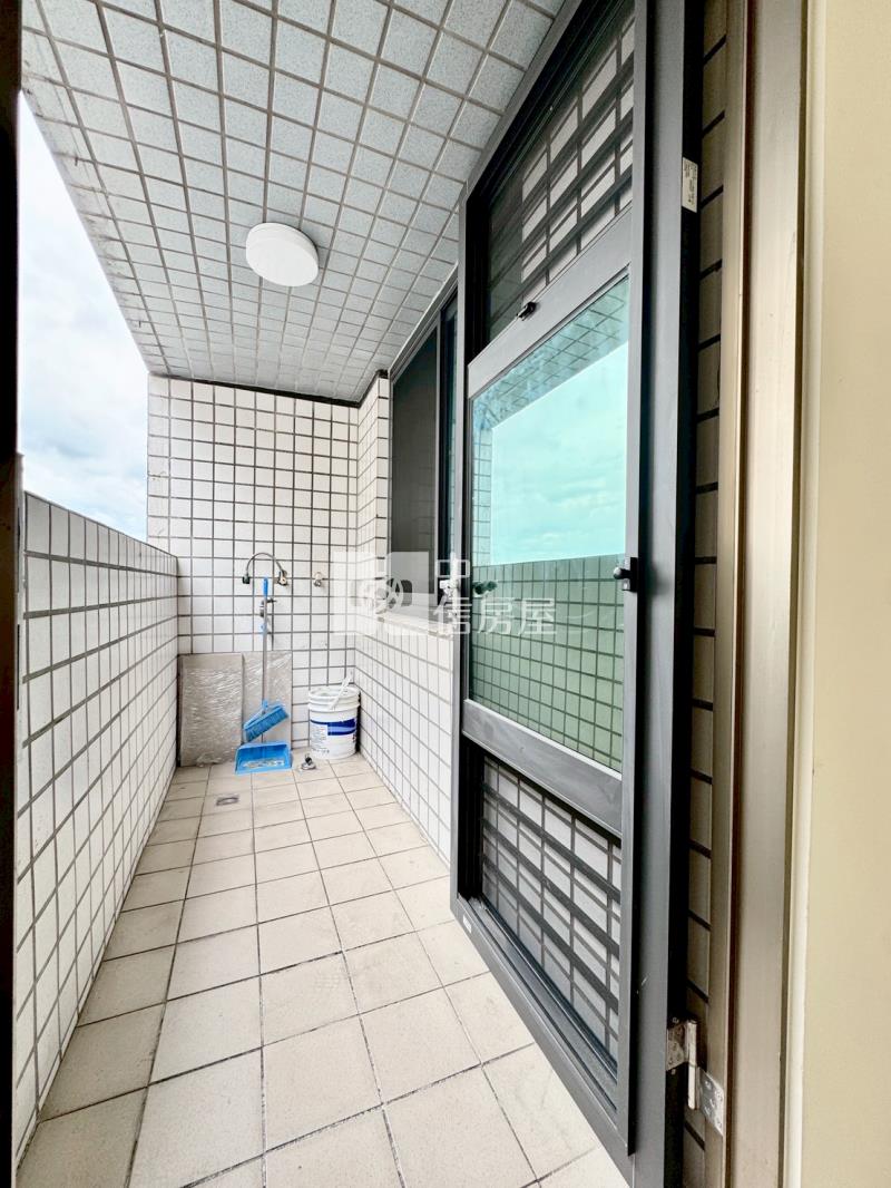 美術館超美大三房附平車房屋室內格局與周邊環境