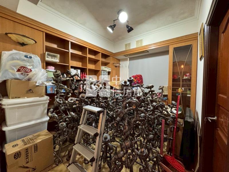 裕成南路精美大坪數美墅房屋室內格局與周邊環境