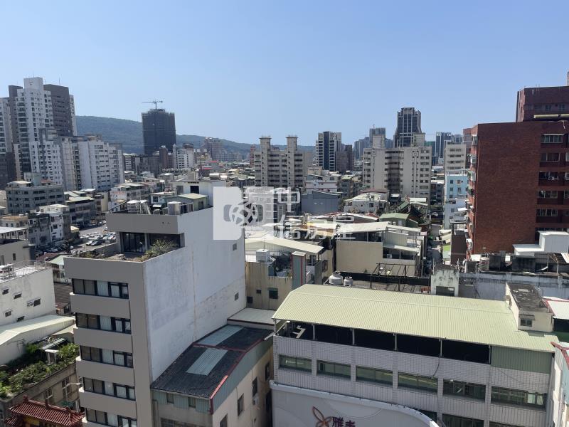 捷運前金站旁高層景觀大樓房屋室內格局與周邊環境