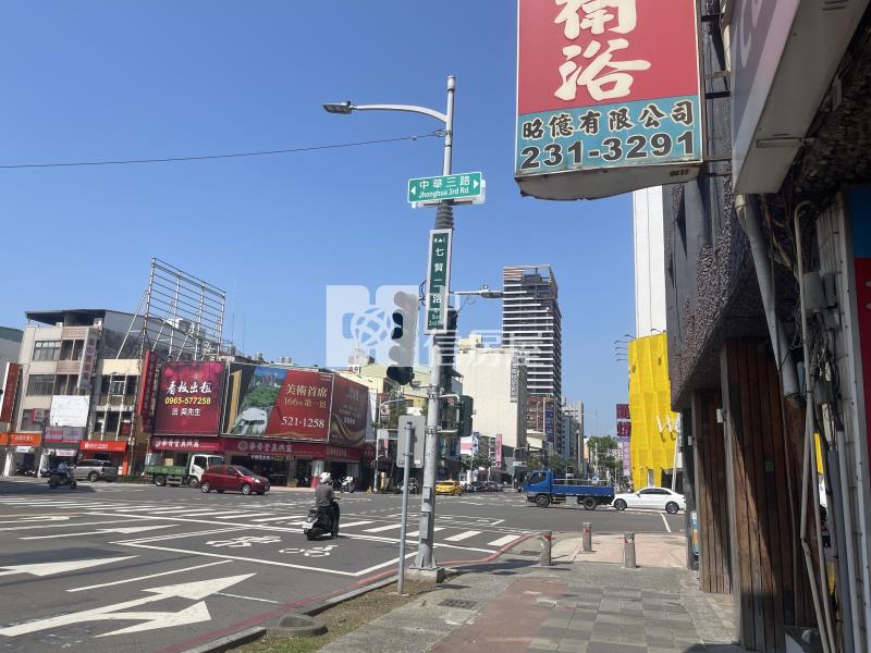 捷運前金站旁高層景觀大樓房屋室內格局與周邊環境