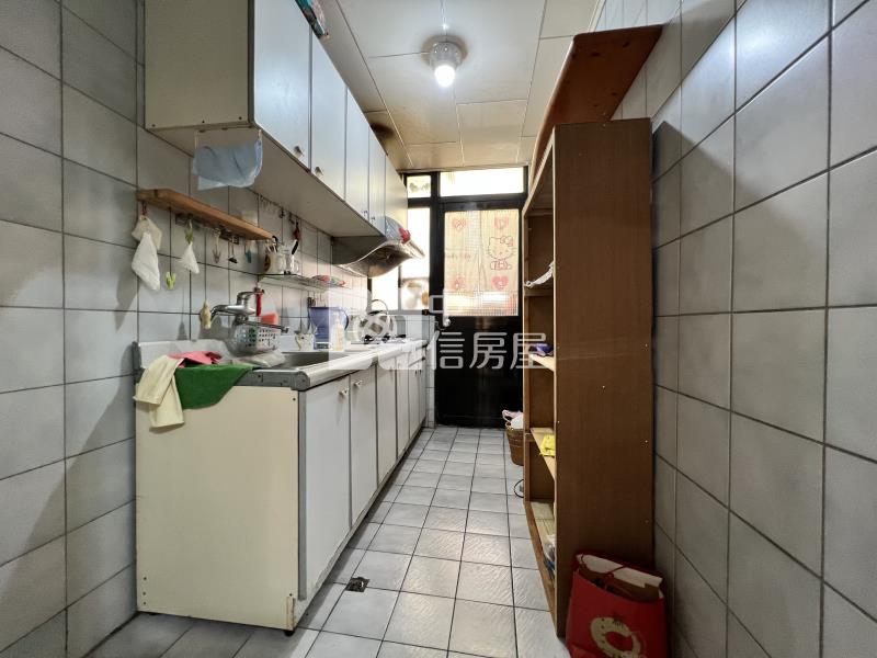瑞塘國小旁雙車邊間透天可做店面房屋室內格局與周邊環境