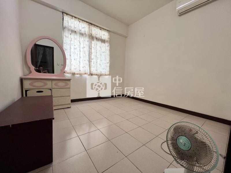瑞塘國小旁雙車邊間透天可做店面房屋室內格局與周邊環境