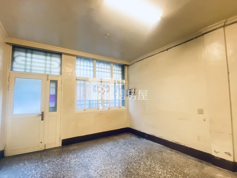 中正路305巷透天房屋室內格局與周邊環境