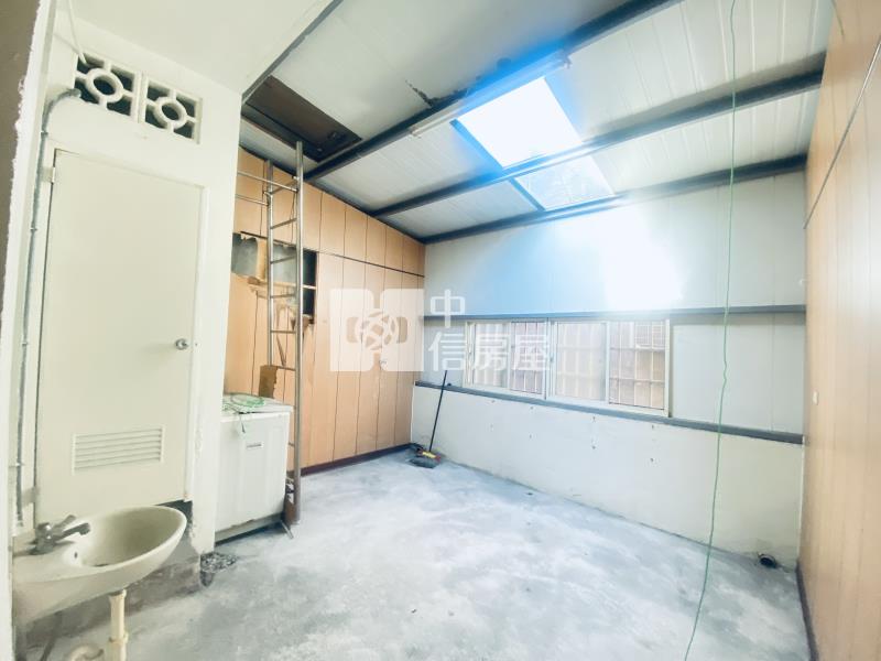 中正路305巷透天房屋室內格局與周邊環境