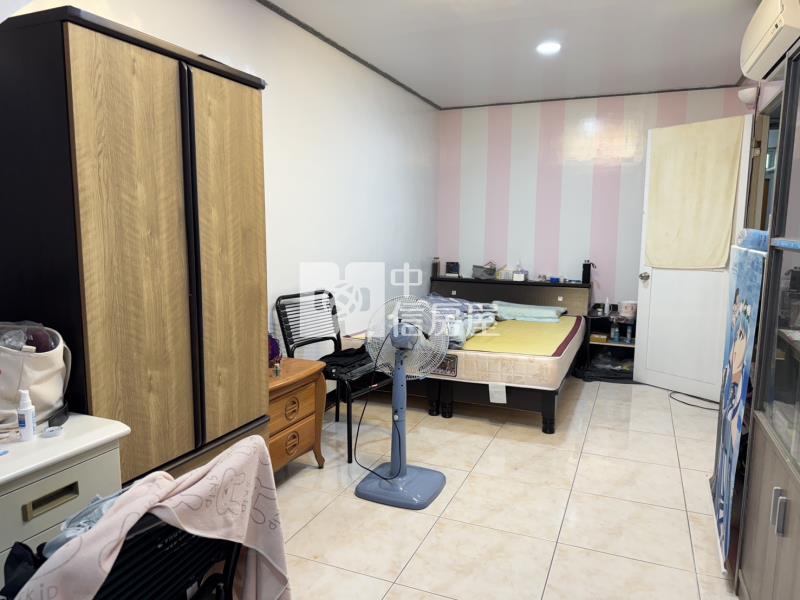 市中心臨路透天房屋室內格局與周邊環境