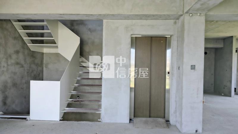 雙棟全新超大地坪電梯泳池花園豪墅房屋室內格局與周邊環境