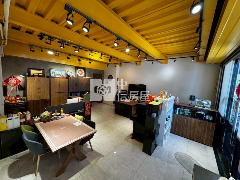 草屯之星精美店面房屋室內格局與周邊環境