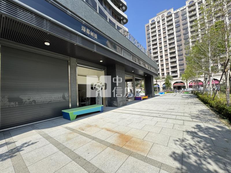 【神馬】璟都劍橋-大有國中旁百坪角間金店(S1、S2)房屋室內格局與周邊環境