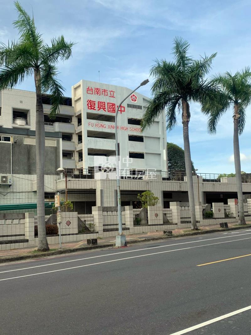 復興國中對面金店住房屋室內格局與周邊環境