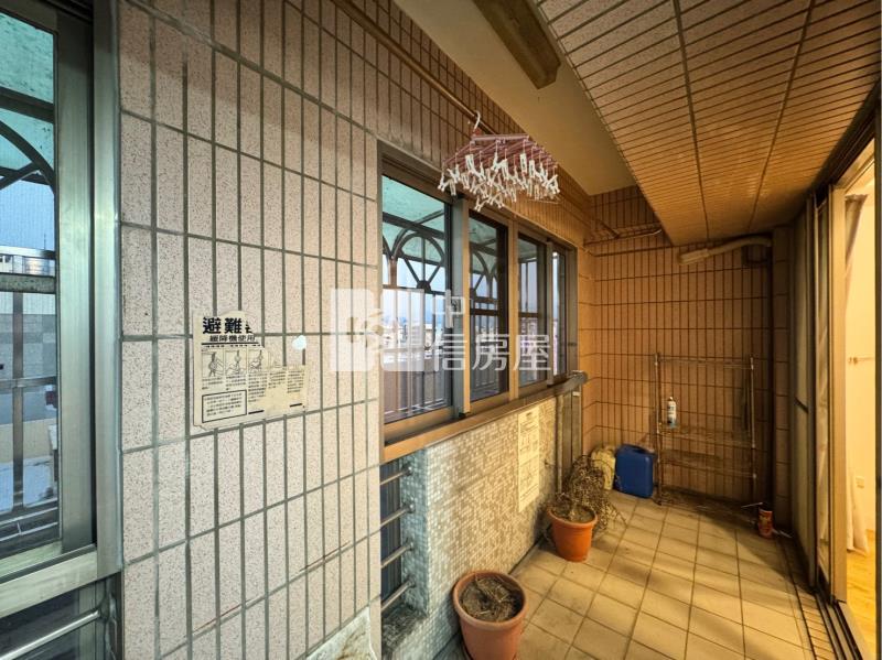 斗六膨鼠公園旁三房平車精美華廈房屋室內格局與周邊環境