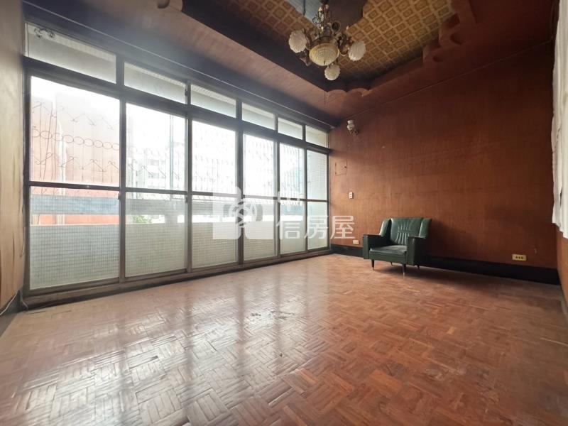東區臨12米活路金透店房屋室內格局與周邊環境