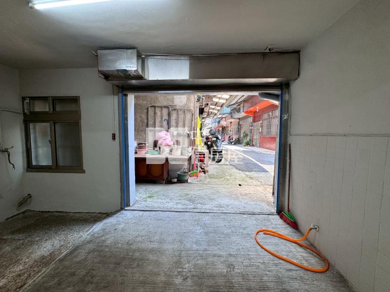 平南國中20米路金店面房屋室內格局與周邊環境