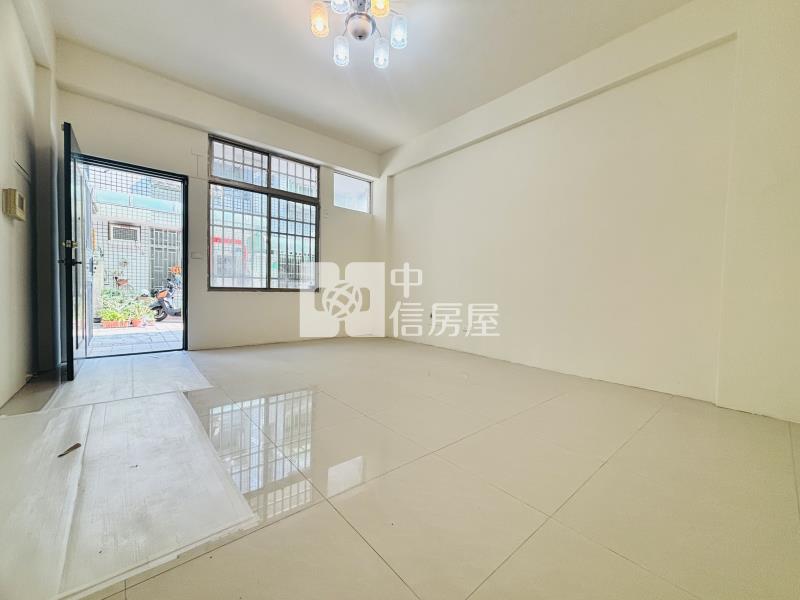 南投中興新村旁車庫透天房屋室內格局與周邊環境