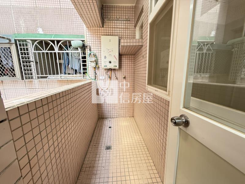 楊梅比佛利紐約歐風溫馨2+1房房屋室內格局與周邊環境