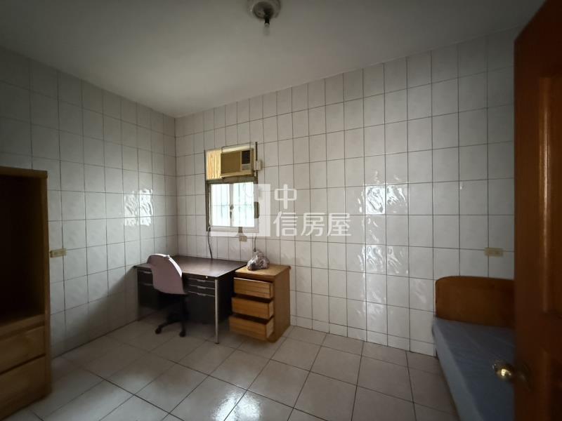 南崁特力屋旁透天房屋室內格局與周邊環境
