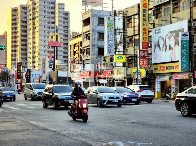 鼎中商圈/精華收租店面房屋室內格局與周邊環境