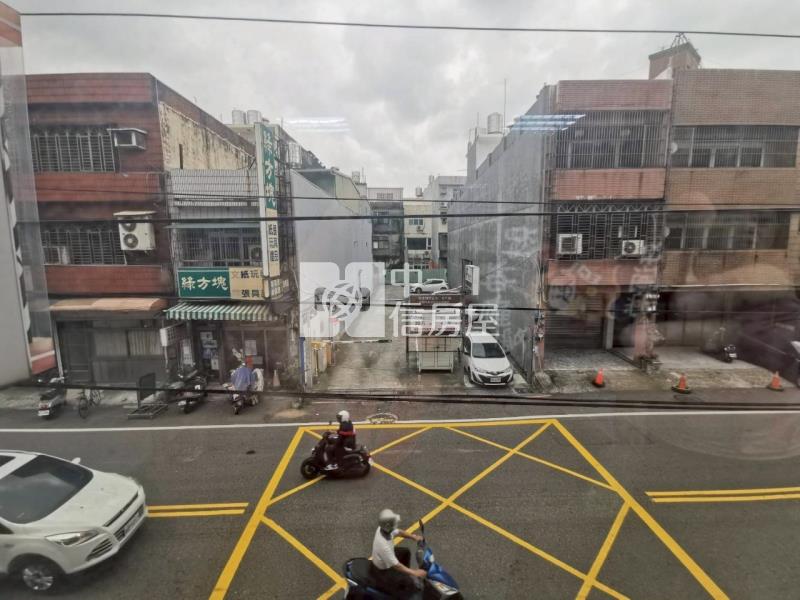 近中壢車站大地坪電梯透店房屋室內格局與周邊環境