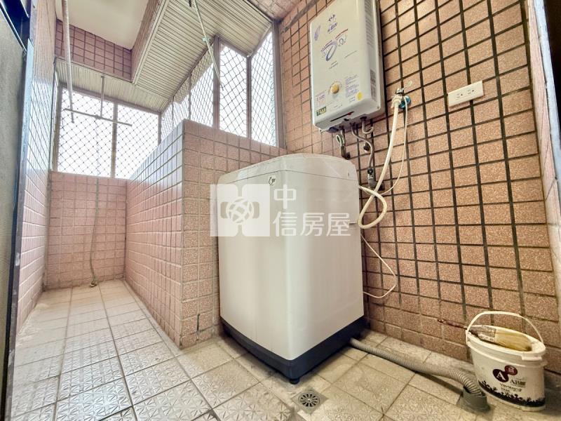 雙語學區衛浴開窗邊間大兩房車位房屋室內格局與周邊環境