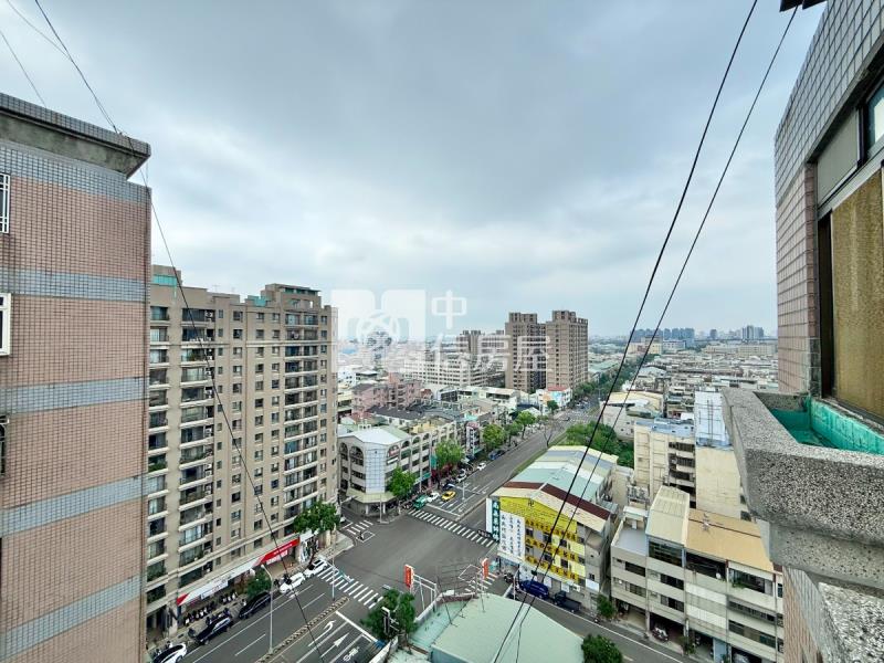 雙語學區衛浴開窗邊間大兩房車位房屋室內格局與周邊環境