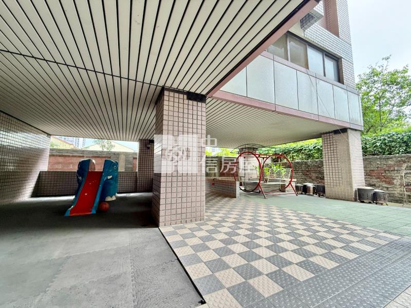 雙語學區衛浴開窗邊間大兩房車位房屋室內格局與周邊環境