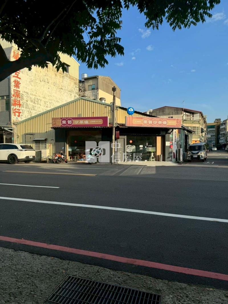 高潛力三面臨路店面房屋室內格局與周邊環境