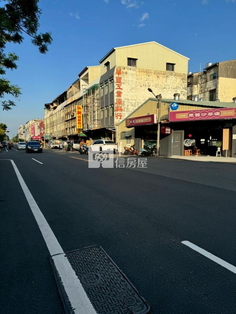 高潛力三面臨路店面房屋室內格局與周邊環境