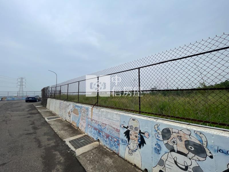 龍井交流道龍新段建地房屋室內格局與周邊環境