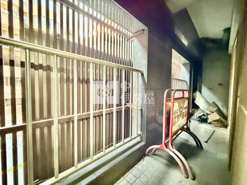 正精誠路上1+2樓大面寬店面房屋室內格局與周邊環境