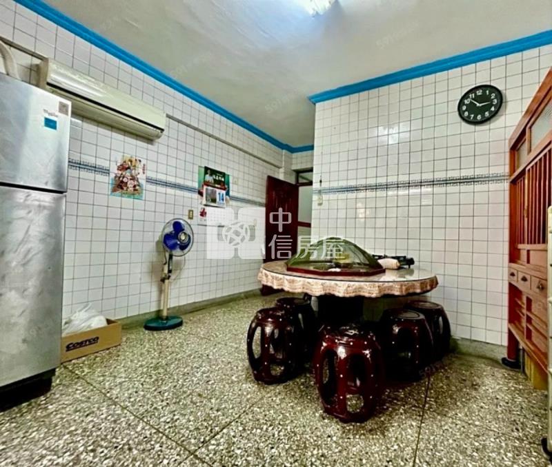 二中學區商圈店套房屋室內格局與周邊環境