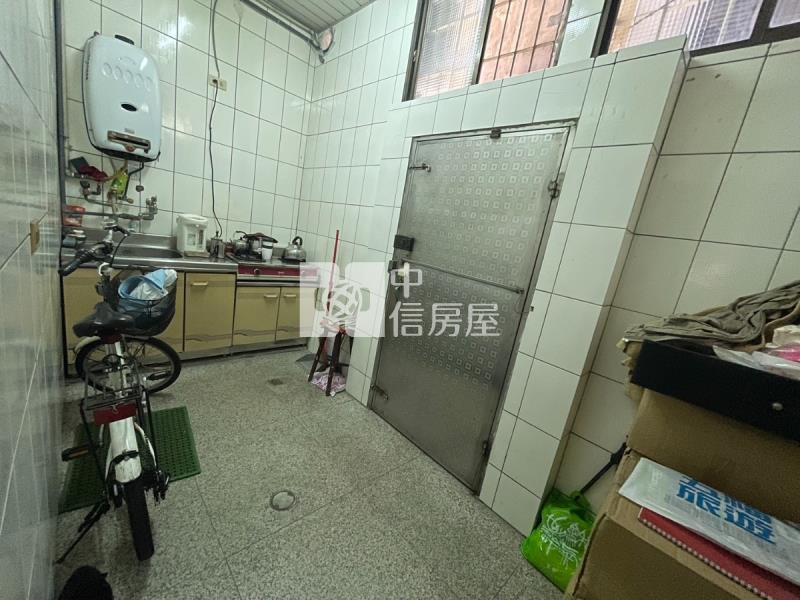 二中學區商圈店套房屋室內格局與周邊環境